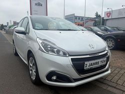 Weiß Gebraucht 2017 Peugeot 208 Active Kleinwagen | 5.999 € (Fairer Preis)