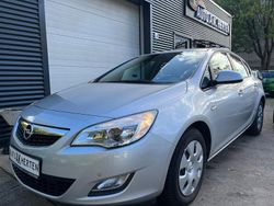 Silber Gebraucht 2010 Opel Astra Limousine | 5.800 € (Etwas zu teuer)