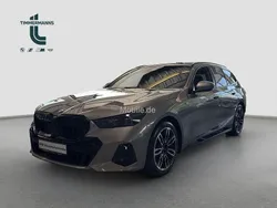 Grau Gebraucht 2024 BMW 520 M Sport Kombi | 52.980 € (Superpreis)