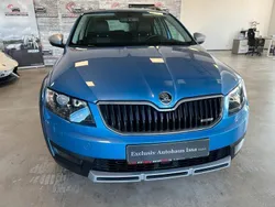 Blau Gebraucht 2015 Skoda Octavia Scout 4x4 Kombi | 11.990 € (Guter Preis)