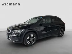Unilack nachtschwarz Gebraucht 2021 Mercedes GLA250 SUV | 32.850 € (Guter Preis)