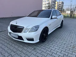 Weiß Gebraucht 2011 Mercedes E63 AMG AMG Limousine | 26.999 €