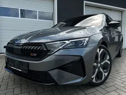 Grau Gebraucht 2024 Skoda Octavia RS Kombi | 41.450 € (Fairer Preis)