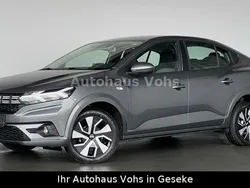 Grau Neu 2024 Dacia Logan Expression Limousine | 19.470 € (Fairer Preis)