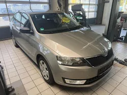 Cappuccinobeige Gebraucht 2014 Skoda Rapid Limousine | 3.800 € (Superpreis)