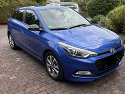 Blau Gebraucht 2018 Hyundai i20 Passion Plus Limousine | 9.400 € (Fairer Preis)
