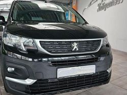 Schwarz Gebraucht 2020 Peugeot Rifter Active Van / Kleinbus | 15.680 € (Teuer)