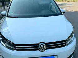 Weiß Gebraucht 2011 VW Touran Van / Kleinbus | 5.000 € (Fairer Preis)