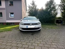 Weiß Gebraucht 2010 VW Golf VI Kleinwagen | 6.999 € (Etwas zu teuer)