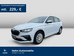 Weiß Gebraucht 2024 Skoda Scala Essence Kleinwagen | 18.490 € (Guter Preis)