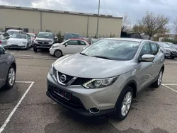Silber Gebraucht 2015 Nissan Qashqai Acenta SUV | 12.999 € (Fairer Preis)