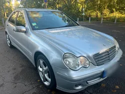 Silber Gebraucht 2007 Mercedes C220 Limousine | 4.250 € (Fairer Preis)
