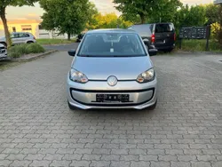 Silber Gebraucht 2013 VW up! take up! Kleinwagen | 3.750 € (Guter Preis)