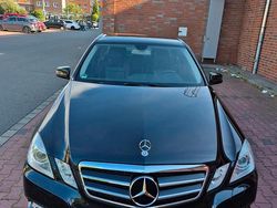 Schwarz Gebraucht 2010 Mercedes E250 Limousine | 12.450 € (Fairer Preis)