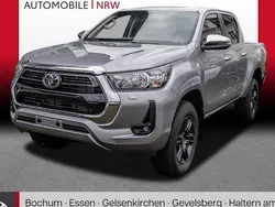 Silbern Neu 2025 Toyota HiLux Comfort Abholung | 45.489 € (Guter Preis)