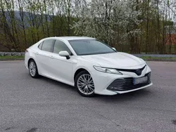 Weiß Gebraucht 2019 Toyota Camry Executive Limousine | 27.000 € (Etwas zu teuer)
