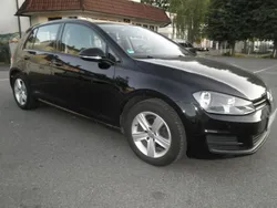Ebenholzschwarz Gebraucht 2016 VW Golf VII Comfortline Limousine | 10.980 € (Superpreis)