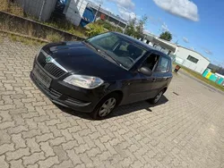 Schwarz Gebraucht 2011 Skoda Fabia Limousine | 850 € (Etwas zu teuer)