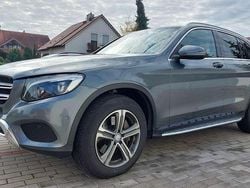 Grau Gebraucht 2016 Mercedes GLC250 Exclusive SUV | 25.999 € (Fairer Preis)