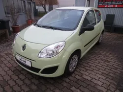 Grün Gebraucht 2009 Renault Twingo Authentique Kleinwagen | 2.599 € (Etwas zu teuer)