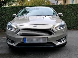 Andere farben Gebraucht 2015 Ford Focus Limousine | 12.700 € (Fairer Preis)