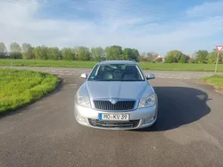 Silber Gebraucht 2010 Skoda Octavia Elegance Kombi | 5.000 €