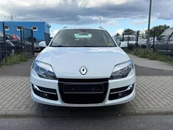 Weiß Gebraucht 2012 Renault Laguna III Expression Kombi | 4.990 € (Fairer Preis)
