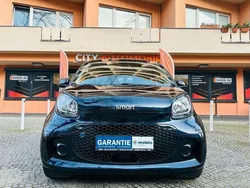 Blau (metallic) Gebraucht 2021 Smart ForTwo Electric Drive Kleinwagen | 16.700 €