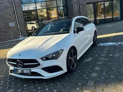 Weiß Gebraucht 2020 Mercedes CLA200 Kombi | 29.000 €