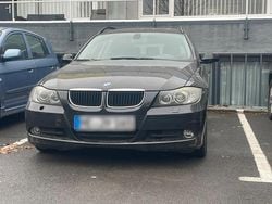 Schwarz Gebraucht 2007 BMW 320 Limousine | 2.700 € (Guter Preis)
