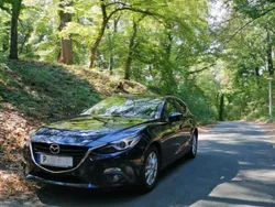 Blau Gebraucht 2014 Mazda 3 Center-Line Limousine | 8.500 € (Guter Preis)