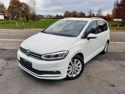 Weiß Gebraucht 2017 VW Touran Highline Van / Kleinbus | 14.900 € (Fairer Preis)