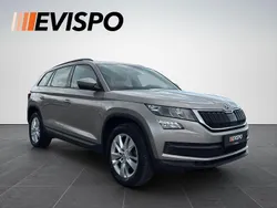 Cappuccinobeige metallic Gebraucht 2018 Skoda Kodiaq SUV | 16.880 € (Superpreis)