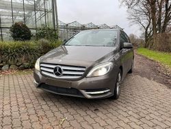 Braun Gebraucht 2012 Mercedes B200 Van / Kleinbus | 12.000 € (Guter Preis)