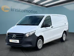 Weiß Gebraucht 2024 Mercedes Vito Van / Kleinbus | 40.249 €