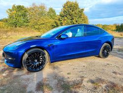 Blau Gebraucht 2023 Tesla Model 3 Limousine | 29.500 € (Guter Preis)
