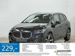 Saphirschwarz met. Gebraucht 2024 BMW 218 Active Tourer Van / Kleinbus | 26.639 € (Superpreis)