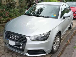 Silber Gebraucht 2012 Audi A1 Sportback Attraction Kleinwagen | 10.500 € (Guter Preis)
