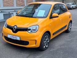 Gelb Gebraucht 2020 Renault Twingo LIMITED Kleinwagen | 8.499 € (Guter Preis)