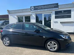 Schwarz Gebraucht 2017 Opel Astra Active Limousine | 11.900 € (Fairer Preis)