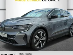 Dolomitgrau, black pearlschwarz metallic (grau) Gebraucht 2023 Renault Mégane Techno Limousine | 25.495 € (Guter Preis)
