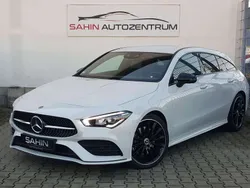 Weiß Gebraucht 2019 Mercedes CLA220 Shooting Brake AMG Kombi | 27.900 € (Fairer Preis)