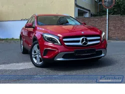 Rot Gebraucht 2015 Mercedes GLA200 SUV | 15.890 € (Fairer Preis)