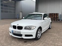 Weiß Gebraucht 2009 BMW 123 Coupé M Sport Coupé | 8.000 €