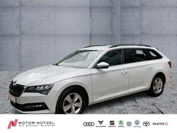 Weiß Gebraucht 2022 Skoda Superb Ambition Kombi | 21.830 € (Fairer Preis)