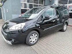 Schwarz Gebraucht 2010 Peugeot Partner Tepee Van / Kleinbus | 2.990 € (Superpreis)