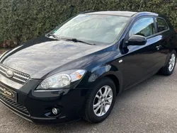 Schwarz Gebraucht 2011 Kia Ceed 2 Limousine | 6.440 € (Fairer Preis)