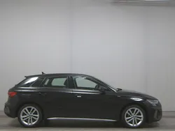 Mythosschwarz metallic Gebraucht 2020 Audi A3 S-Line | 19.680 € (Superpreis)