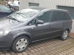 Grau Gebraucht 2012 Opel Zafira Tourer Edition Van / Kleinbus | 5.300 € (Fairer Preis)
