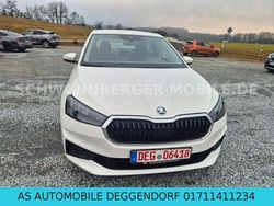 Weiß Gebraucht 2022 Skoda Fabia Active Limousine | 12.999 € (Guter Preis)